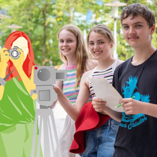 Jugendliche beim kreativen Medien-Workshop Film